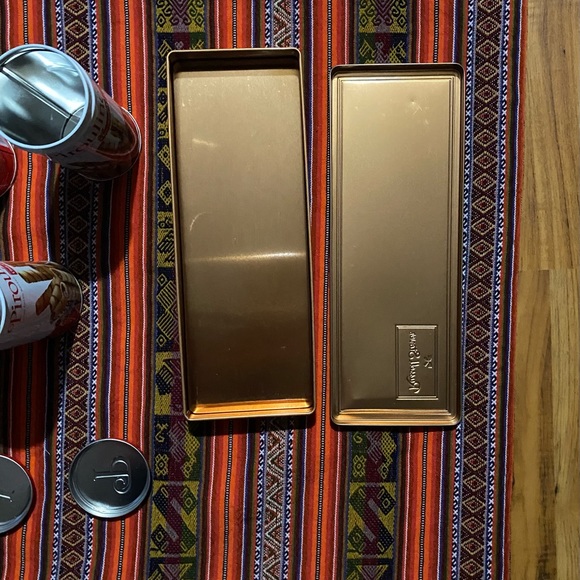 Storage and gift tins (4 total) Assorted Size, Brands, and Shapes - Picture 11 of 14